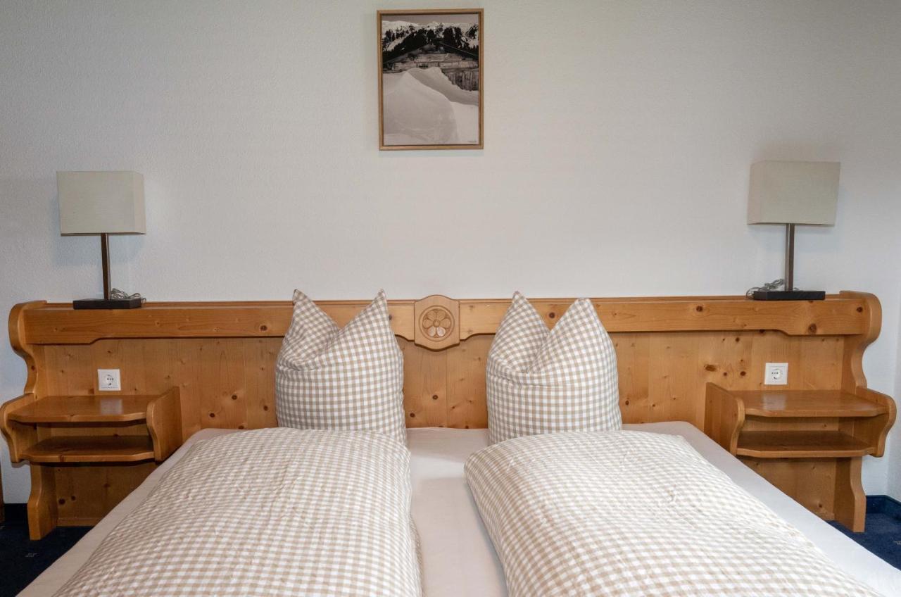 Apart Wallis Galtur Bagian luar foto