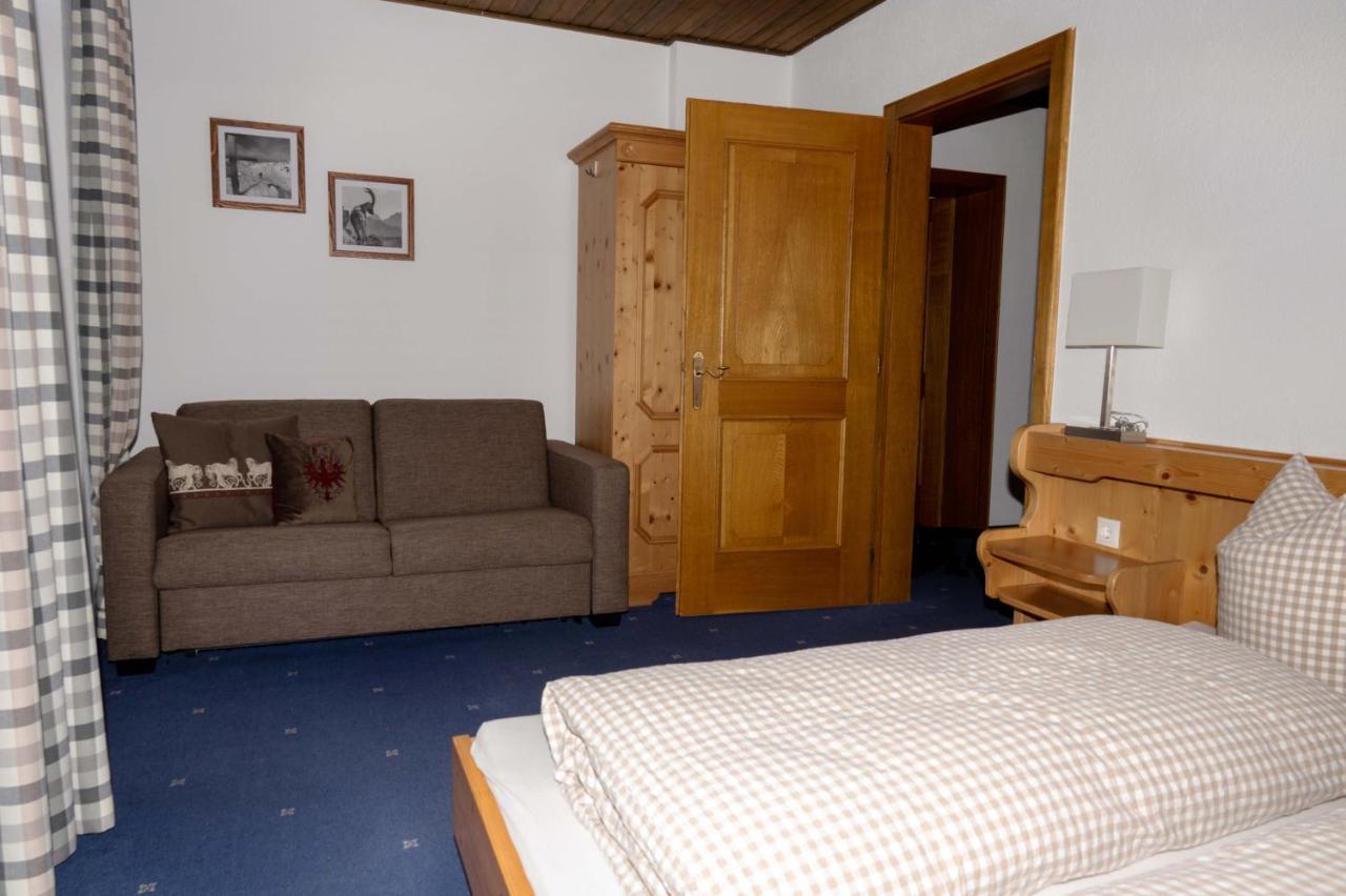 Apart Wallis Galtur Bagian luar foto